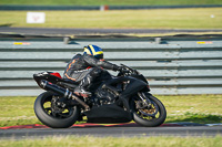 Evening Low_Mid Group Black Bikes